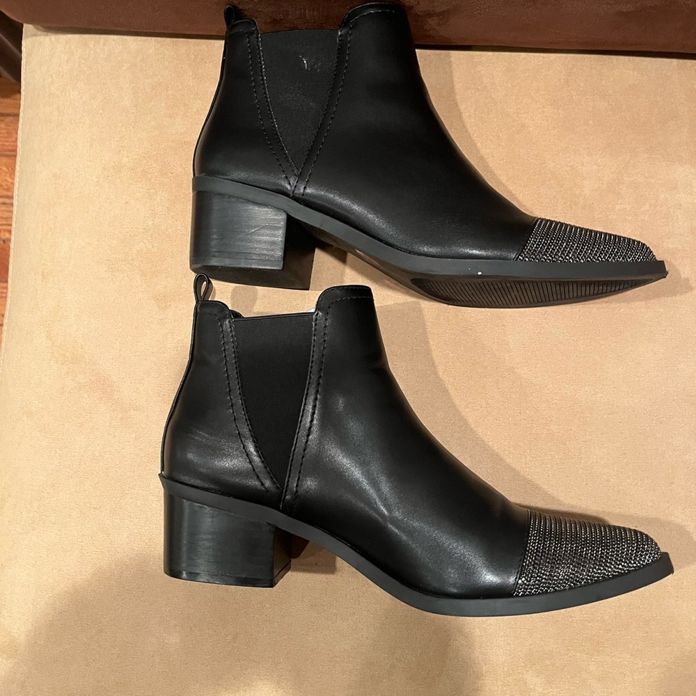Report Ladies Black pull on booties with metal toe detail size 9